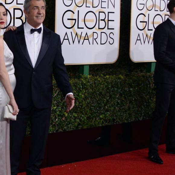 Mel Gibson et sa compagne Rosalind Ross enceinte - La 74ème cérémonie annuelle des Golden Globe Awards à Beverly Hills, le 8 janvier 2017.