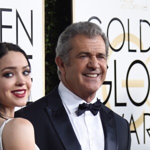 Mel Gibson et sa compagne Rosalind Ross enceinte - La 74ème cérémonie annuelle des Golden Globe Awards à Beverly Hills, le 8 janvier 2017.