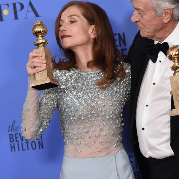 Isabelle Huppert et Paul Verhoeven - Press Room lors de la 74e cérémonie annuelle des Golden Globe Awards à Beverly Hills, Los Angeles, Californie, Etats-Unis, le 8 janvier 2017.