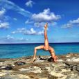 Meghan Markle, compagne du prince Harry, en mode yoga en vacances en 2015. Photo Instagram.
