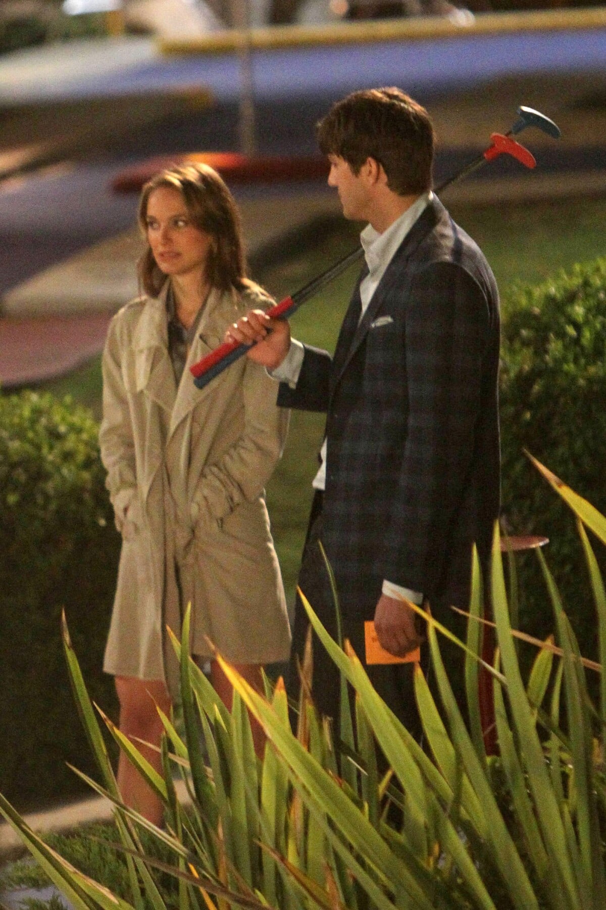 Photo : Natalie Portman et Ashton Kutcher sur le tournage du film \, image size:1200x1800
