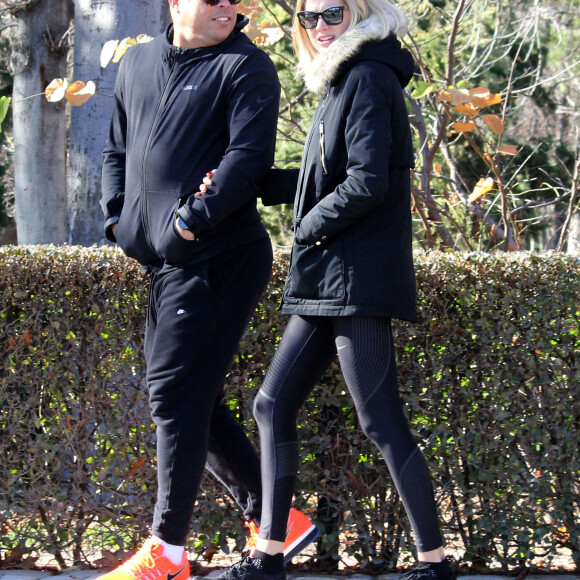 Ronaldo et sa petite-amie Celina Locks, lors d'une balade en amoureux dans les rues de Madrid le 6 janvier 2017.