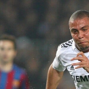 Ronaldo sous les couleurs du Real Madrid. Match Fc Barcelone contre le real Madrid le 1er avril 2006.