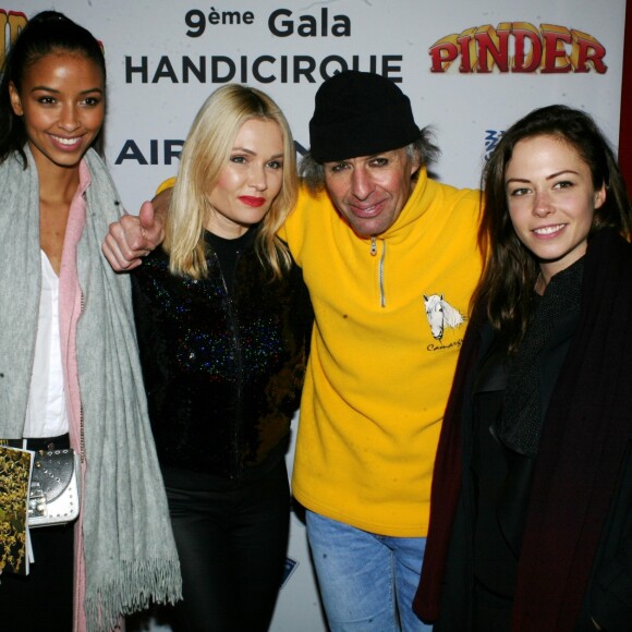 Flora Coquerel, Frédéric Edelstein (directeur du Cirque Pinder), sa femme Sophie et Dounia Coesens lors du 9ème Gala Handicirque au cirque Pinder, sur la pelouse de Reuilly à Paris, France, le jeudi 12 janvier 2017. © JLPPA/Bestimage