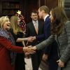 La duchesse de Cambridge salue Hillary Clinton lors d'une réception à New York le 8 décembre 2014.