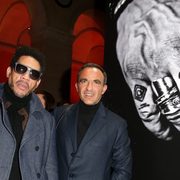 Nikos Aliagas et JoeyStarr - Vernissage de l'exposition "L'épreuve du Temps" de Nikos Aliagas au Palais Brongniart à Paris, le 16 janvier 2017.