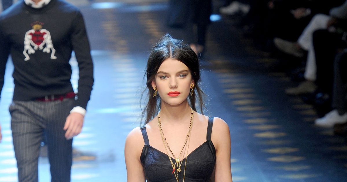 Sonia Ben Ammar défile pour Dolce & Gabbana à la Fashion Week de Milan