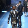 Tinie Tempah défile pour Dolce & Gabbana à la Fashion Week de Milan. Le 14 janvier 2017.