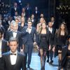 Austin Mahone et les mannequins du défilé Dolce & Gabbana à la Fashion Week de Milan. Le 14 janvier 2017.