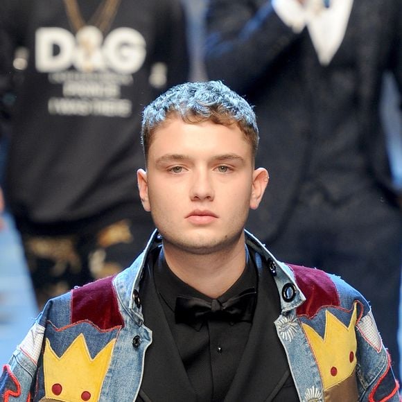 Rafferty Law, le fils de Jude Law lors du défilé de mode, "Dolce & Gabbana" collection automne hiver 2017/2018 à Milan le 14 janvier 2017.  Man Fashion Week F/W 2017-18 Dolce & Gabbana Catwalk Milan (Italy) 14th January 2017 id 108828_001 not exclusive14/01/2017 - Milan