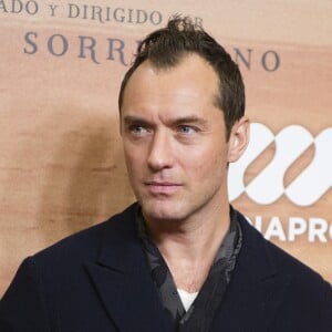 Jude Law à la première de la série "The Young Pope" au cinéma Palafox, à Madrid, Espagne, le 11 octobre 2016.  Jude Law attends the The Young Pope premiere at Palafox cinema in Madrid, Spain on October 11, 2016.11/10/2016 - Madrid