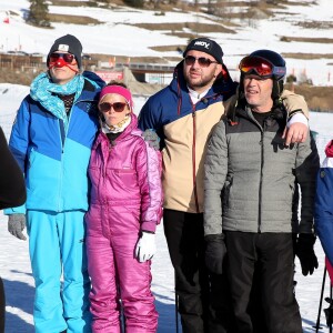 Exclusif - Cyril Hanouna, Gilles Verdez, Enora Malagré, Moktar Guétari, Jean-Michel Maire, Isabelle Morini-Bosc, Capucine Anav - Les chroniqueurs de "Touche pas à mon poste" tournent "TPMP fait du ski" à Montgenèvre dans les Hautes-Alpes le 17 décembre 2016. Le tournage s'est déroulé du 16 au 19 décembre 2016. © Dominique Jacovides / Bestimage