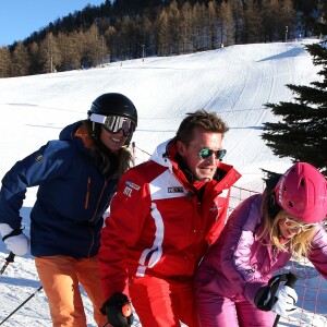 Exclusif - Caroline Ithurbide, Benjamin Castaldi, Enora Malagré - Les chroniqueurs de "Touche pas à mon poste" tournent "TPMP fait du ski" à Montgenèvre dans les Hautes-Alpes le 17 décembre 2016. Le tournage s'est déroulé du 16 au 19 décembre 2016. © Dominique Jacovides / Bestimage