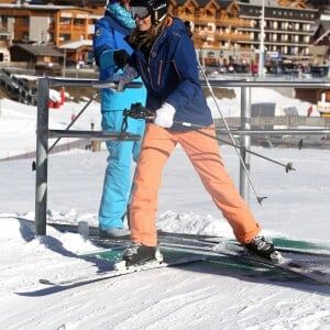 Exclusif - Caroline Ithurbide - Les chroniqueurs de "Touche pas à mon poste" tournent "TPMP fait du ski" à Montgenèvre dans les Hautes-Alpes le 17 décembre 2016. Le tournage s'est déroulé du 16 au 19 décembre 2016. © Dominique Jacovides / Bestimage