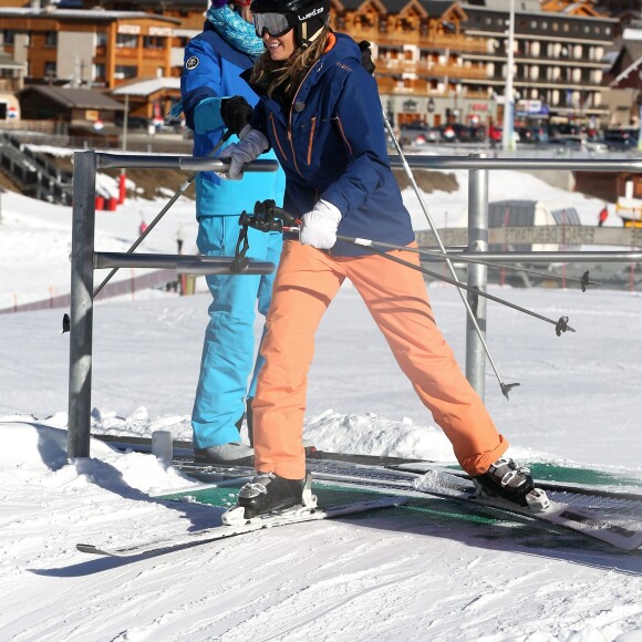 Exclusif - Caroline Ithurbide - Les chroniqueurs de "Touche pas à mon poste" tournent "TPMP fait du ski" à Montgenèvre dans les Hautes-Alpes le 17 décembre 2016. Le tournage s'est déroulé du 16 au 19 décembre 2016. © Dominique Jacovides / Bestimage