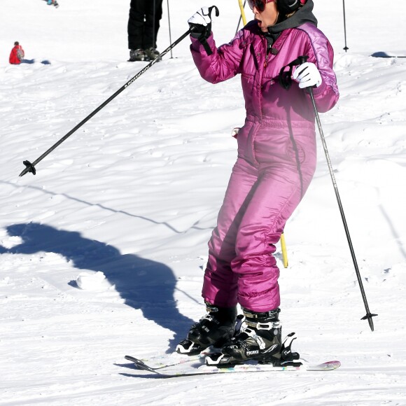 Exclusif - Enora Malagré - Les chroniqueurs de "Touche pas à mon poste" tournent "TPMP fait du ski" à Montgenèvre dans les Hautes-Alpes le 17 décembre 2016. Le tournage s'est déroulé du 16 au 19 décembre 2016. © Dominique Jacovides / Bestimage