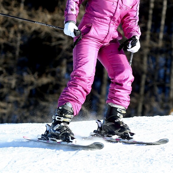 Exclusif - Enora Malagré - Les chroniqueurs de "Touche pas à mon poste" tournent "TPMP fait du ski" à Montgenèvre dans les Hautes-Alpes le 17 décembre 2016. Le tournage s'est déroulé du 16 au 19 décembre 2016. © Dominique Jacovides / Bestimage