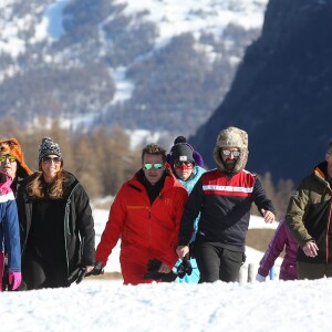 Exclusif - Isabelle Morini-Bosc, Valérie Benaïm, Jean-Michel Maire, Benjamin Castaldi, Gilles Verdez, Cyril Hanouna, Capucine Anav, Enora Malagré, Jean-Luc Lemoine, Caroline Ithurbide - Les chroniqueurs de "Touche pas à mon poste" tournent "TPMP fait du ski" à Montgenèvre dans les Hautes-Alpes le 17 décembre 2016. Le tournage s'est déroulé du 16 au 19 décembre 2016. © Dominique Jacovides / Bestimage