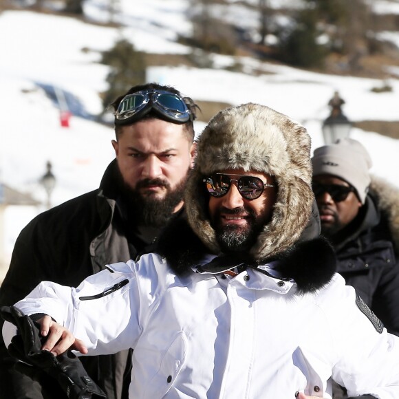 Exclusif - Cyril Hanouna - Les chroniqueurs de "Touche pas à mon poste" tournent "TPMP fait du ski" à Montgenèvre dans les Hautes-Alpes le 17 décembre 2016. Le tournage s'est déroulé du 16 au 19 décembre 2016. © Dominique Jacovides / Bestimage