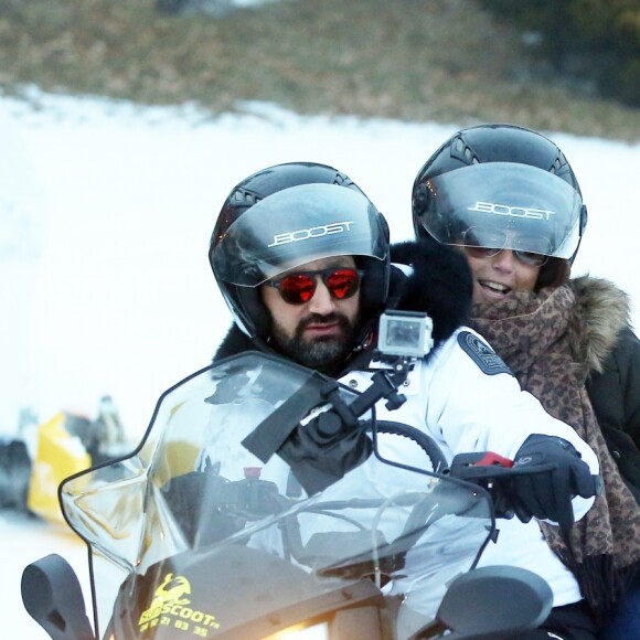 Exclusif - Cyril Hanouna, Valérie Benaïm - Les chroniqueurs de "Touche pas à mon poste" tournent "TPMP fait du ski" à Montgenèvre dans les Hautes-Alpes le 17 décembre 2016. Le tournage s'est déroulé du 16 au 19 décembre 2016. © Dominique Jacovides / Bestimage
