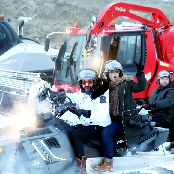 Exclusif - Cyril Hanouna, Valérie Benaïm, Moktar Guétari, Jean-Luc Lemoine - Les chroniqueurs de "Touche pas à mon poste" tournent "TPMP fait du ski" à Montgenèvre dans les Hautes-Alpes le 17 décembre 2016. Le tournage s'est déroulé du 16 au 19 décembre 2016. © Dominique Jacovides / Bestimage