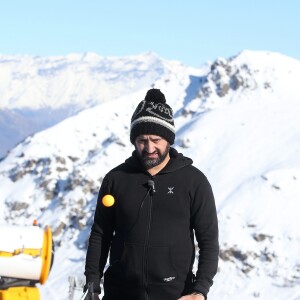 Exclusif - Cyril Hanouna - Les chroniqueurs de "Touche pas à mon poste" tournent "TPMP fait du ski" à Montgenèvre dans les Hautes-Alpes le 17 décembre 2016. Le tournage s'est déroulé du 16 au 19 décembre 2016. © Dominique Jacovides / Bestimage