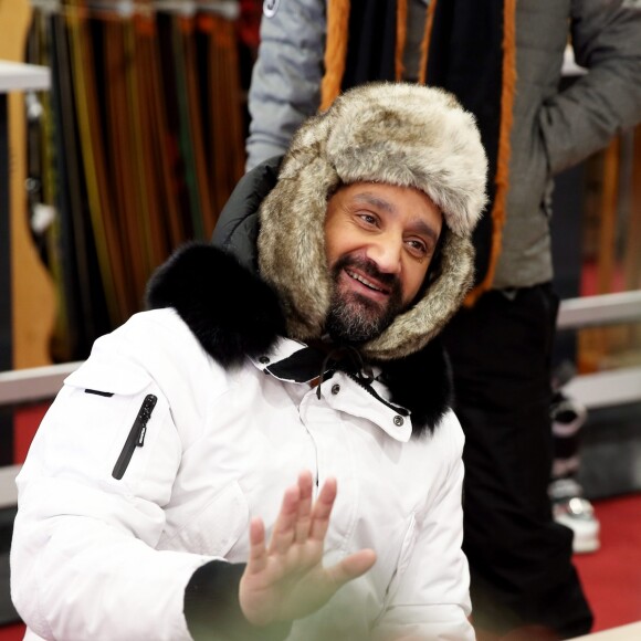 Exclusif - Cyril Hanouna - Les chroniqueurs de "Touche pas à mon poste" tournent "TPMP fait du ski" à Montgenèvre dans les Hautes-Alpes le 17 décembre 2016. Le tournage s'est déroulé du 16 au 19 décembre 2016. © Dominique Jacovides / Bestimage