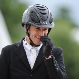 Guillaume Canet - Détente - Longines Paris Eiffel Jumping à la plaine de Jeux de Bagatelle à Paris, le 2 juillet 2016. © Pierre Perusseau/Bestimage