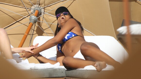 Sasha Obama : En bikini à la plage avant d'entamer sa nouvelle vie...