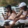 Exclusif - Sasha Obama, la fille de Barack Obama, passe l'après-midi à la plage à Miami avec des amis, le 14 janvier 2017.