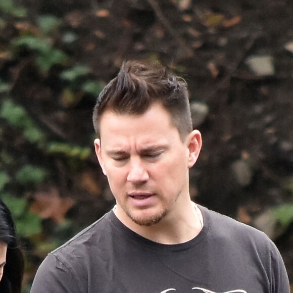 Exclusif - Channing Tatum et sa femme Jenna Dewan se promènent à Studio City, le 10 janvier 2017. Channing porte un t-shirt "Joe Dirt".  Exclusive - Channing Tatum out with his wife Jenna Dewan Tatum in Studio City, California on January 10, 2017.10/01/2017 - Studio City