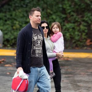 Exclusif - Channing Tatum et sa femme Jenna Dewan se promènent avec leur fille Everly à Los Angeles, le 10 janvier 2017.