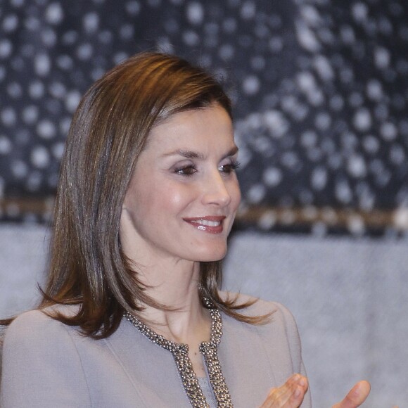 La reine Letizia d'Espagne lors de la remise du prix artistique Tomas Francisco Prieto à la Maison de la monnaie à Madrid, le 20 janvier 2017.