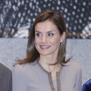 La reine Letizia d'Espagne lors de la remise du prix artistique Tomas Francisco Prieto à la Maison de la monnaie à Madrid, le 20 janvier 2017.