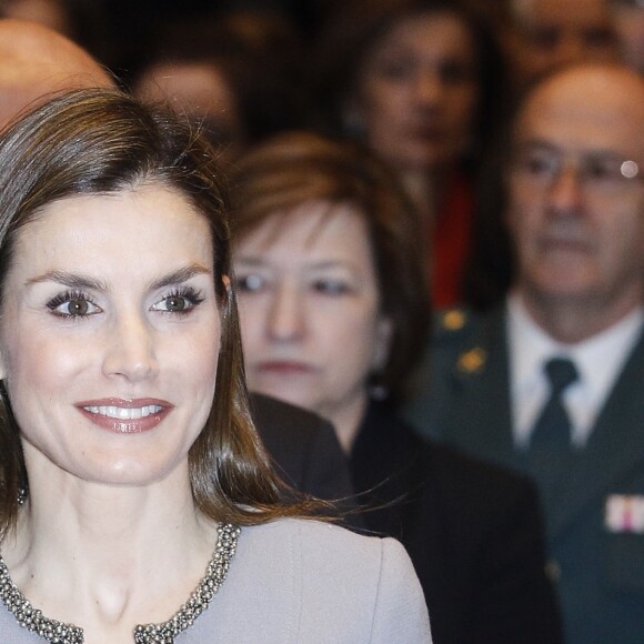 La reine Letizia d'Espagne lors de la remise du prix artistique Tomas Francisco Prieto à la Maison de la monnaie à Madrid, le 20 janvier 2017.