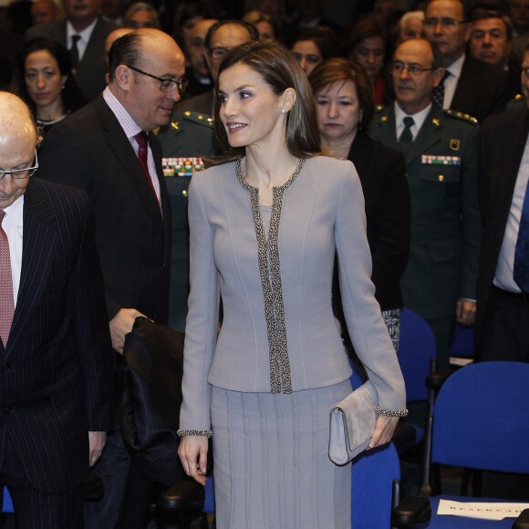 La reine Letizia d'Espagne lors de la remise du prix artistique Tomas Francisco Prieto à la Maison de la monnaie à Madrid, le 20 janvier 2017.