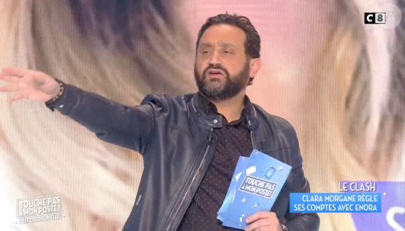 Les chroniqueurs de "Touche pas à mon poste" prennent la défense d'Enora Malagré après son clash avec Clara Morgane. Sur C8, le 23 janvier 2017.