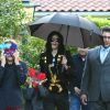 Michael Jackson et ses trois enfants Paris, Prince, et Blanket lors d'une réunion de famille au Beverly Hills Hotel le 15 mai 2009