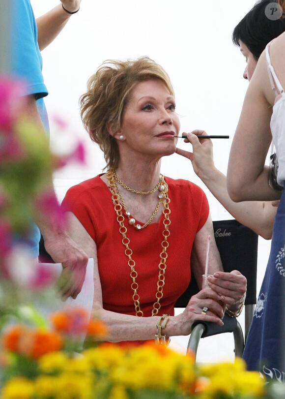Mary Tyler Moore sur le tournage de "Lipstick Jungle", à New York le 29 juin 2008.