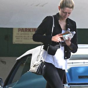 Exclusif - Mischa Barton se promène dans les rues de West Hollywod. Los Angeles, le 7 septembre 2016.