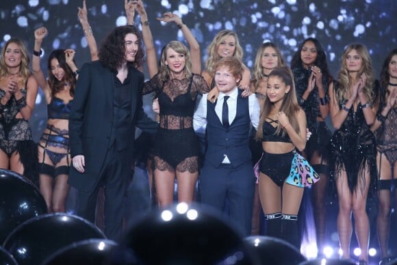 Guest, Taylor Swift, Ed Sheeran, Ariana Grande au Défilé Victoria's Secret à Londres, le 2 décembre 2014.
