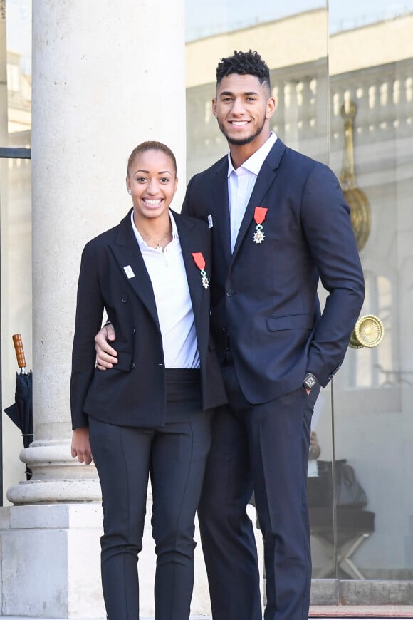Estelle Mossely et son compagnon Tony Yoka - Cérémonie de remise de décorations aux médaillés olympiques et paralympiques 2016 au palais de l'Elysée à Paris. Le 1er décembre 2016.