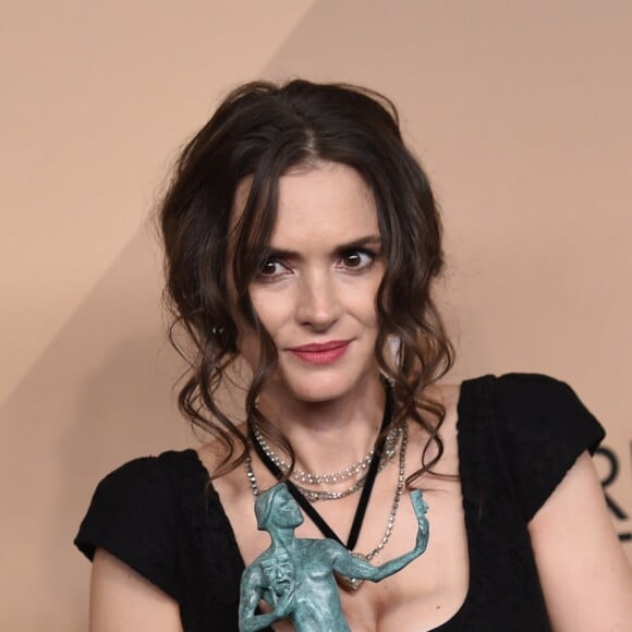 Winona Ryder - Photocall de la 23e soirée annuelle Screen Actors Guild awards au Shrine auditorium à Los Angeles, le 29 janvier 2017 © Chris Delmas/Bestimage