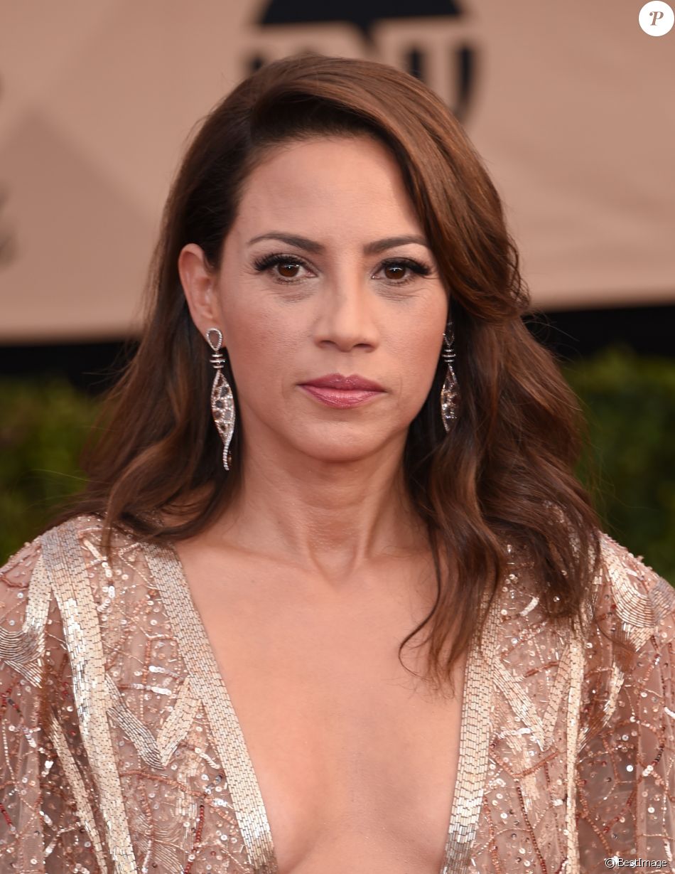 Elizabeth Rodriguez Tapis rouge de la 23e soirée annuelle Screen Actors Guild awards au Shrine