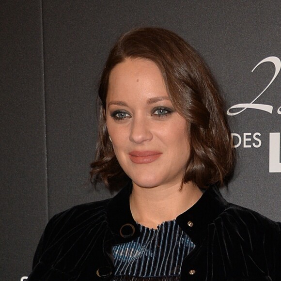 Marion Cotillard, enceinte, à la 22ème cérémonie des Lumières de la presse internationale au Théâtre de la Madeleine à Paris le 30 janvier 2017. © Veeren / Bestimage
