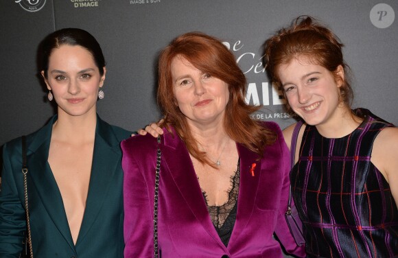 Noémie Merlant (habillée en Paul Smith, chaussures Roger Vivier et montre Baume et Mercier), Marie-Castille Mention-Schaar et Naomi Amarger - Photocall lors de la 22ème cérémonie des Lumières de la presse internationale au Théâtre de la Madeleine à Paris, le 30 janvier 2017. © Veeren/Bestimage
