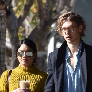 Exclusif - Vanessa Hudgens et son compagnon Austin Butler en balade à Studio City le 1er janvier 2017