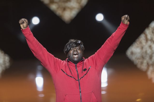 Exclusif - Issa Doumbia - Enregistrement de l'émission "Le Grand Show de l'Humour" au Zénith de Paris le 30 janvier 2017. L'émission sera diffusée sur France 2 le 4 février 2017. © Pierre Perusseau/Bestimage