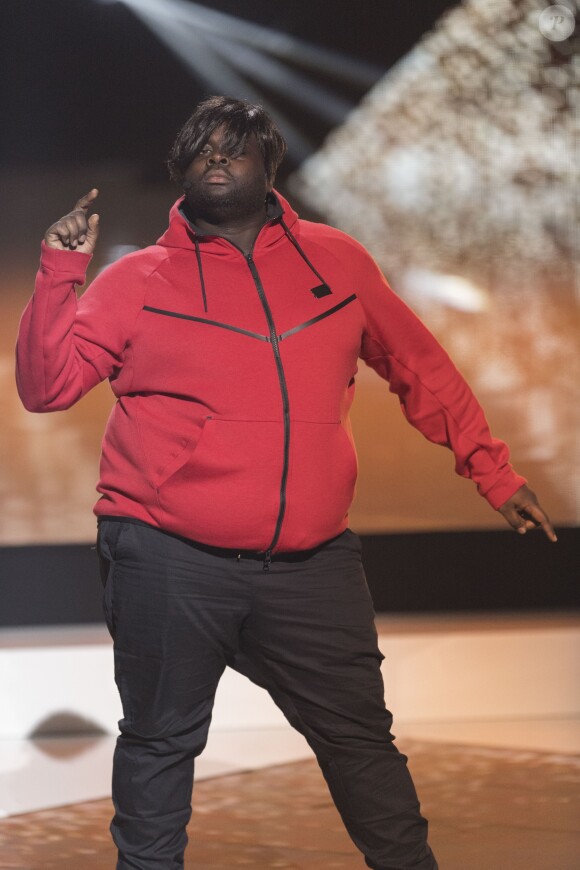 Exclusif - Issa Doumbia - Enregistrement de l'émission "Le Grand Show de l'Humour" au Zénith de Paris le 30 janvier 2017. L'émission sera diffusée sur France 2 le 4 février 2017. © Pierre Perusseau/Bestimage