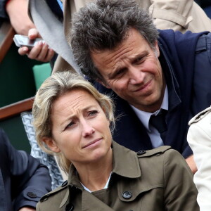 Anne-Sophie Lapix et son mari Arthur Sadoun - People dans les tribunes des internationaux de France de Roland Garros à Paris le 3 juin 2016. © Dominique Jacovides / Bestimage